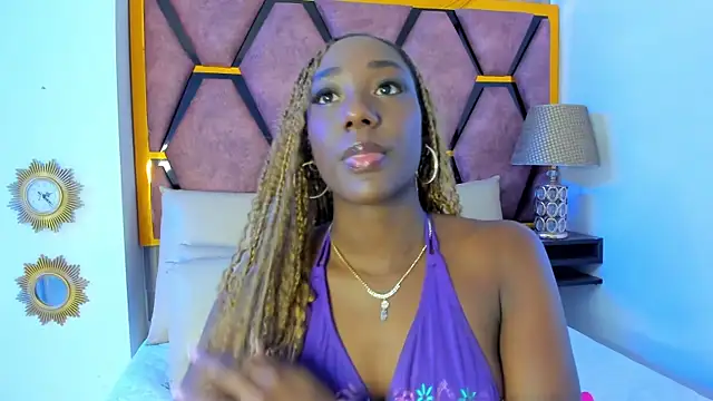 Snapshot of BritneyWalkers chatting on 11-22-25, 07:35 BritneyWalkers online show from 11-22-25, 07:35