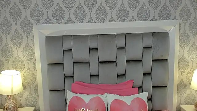 Snapshot of lucia_lorenz chatting on 12-16-25, 11:26 lucia lorenz online show from 12-16-25, 11:26