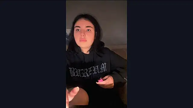 Snapshot of Kirunya chatting on 10-27-25, 08:24 Kirunya online show from 10-27-25, 08:24