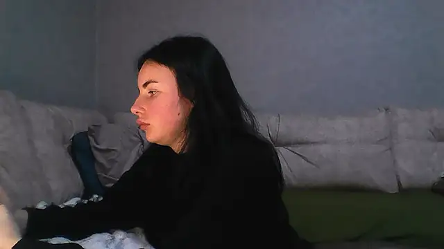 Snapshot of Kirunya chatting on 11-05-25, 05:13 Kirunya online show from 11-05-25, 05:13