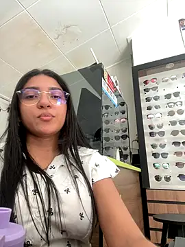Snapshot of belaamor chatting on 10-17-25, 06:43 belaamor online show from 10-17-25, 06:43