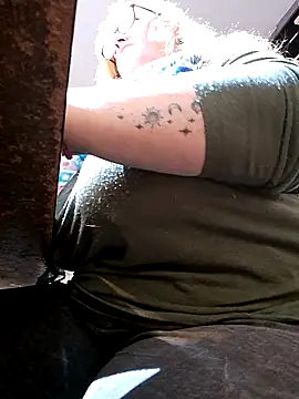 Snapshot of JennyInVegas chatting on 11-03-25, 01:01 JennyInVegas online show from 11-03-25, 01:01