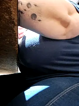 Snapshot of JennyInVegas chatting on 11-11-25, 02:50 JennyInVegas online show from 11-11-25, 02:50