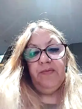 Snapshot of JennyInVegas chatting on 11-17-25, 02:12 JennyInVegas online show from 11-17-25, 02:12