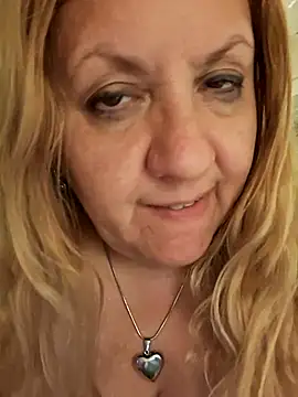 Snapshot of JennyInVegas chatting on 11-23-25, 02:22 JennyInVegas online show from 11-23-25, 02:22