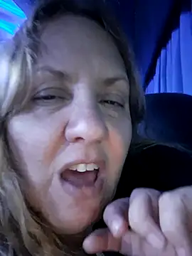 Snapshot of JennyInVegas chatting on 11-24-25, 03:17 JennyInVegas online show from 11-24-25, 03:17