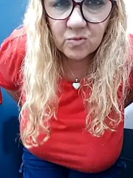 Snapshot of JennyInVegas chatting on 11-26-25, 02:07 JennyInVegas online show from 11-26-25, 02:07