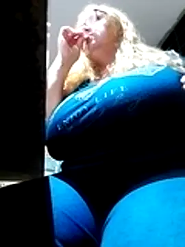 Snapshot of JennyInVegas chatting on 11-28-25, 02:20 JennyInVegas online show from 11-28-25, 02:20