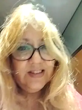 Snapshot of JennyInVegas chatting on 12-01-25, 02:33 JennyInVegas online show from 12-01-25, 02:33