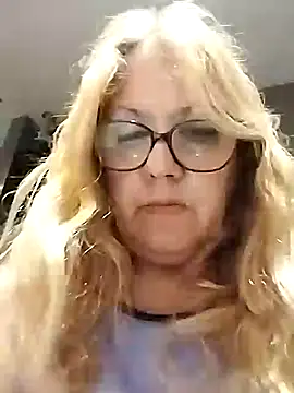 Snapshot of JennyInVegas chatting on 12-03-25, 05:11 JennyInVegas online show from 12-03-25, 05:11