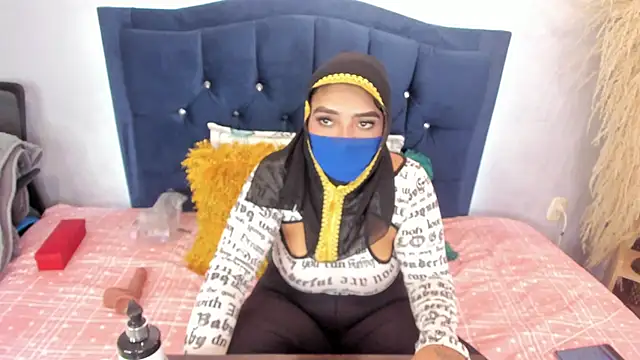 Inaya Khalifa online show from 11-29-25, 11:41