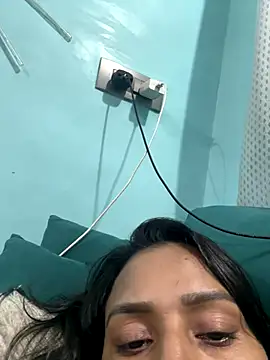 heenashai online show from 12-22-25, 10:51