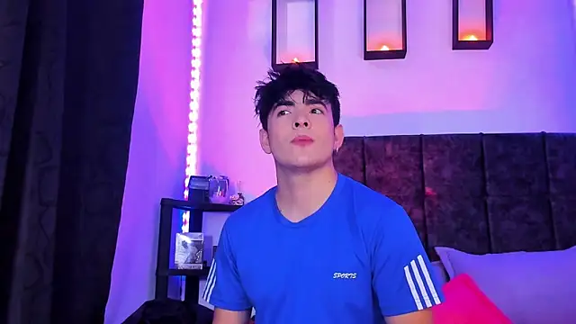 Snapshot of Theo_Noxxx chatting on 10-30-25, 05:35 Theo Noxxx online show from 10-30-25, 05:35