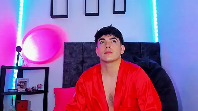 Snapshot of Theo_Noxxx chatting on 11-06-25, 07:04 Theo Noxxx online show from 11-06-25, 07:04