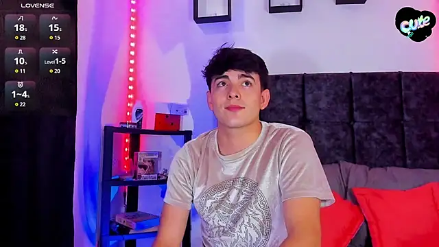 Snapshot of Theo_Noxxx chatting on 11-14-25, 07:01 Theo Noxxx online show from 11-14-25, 07:01