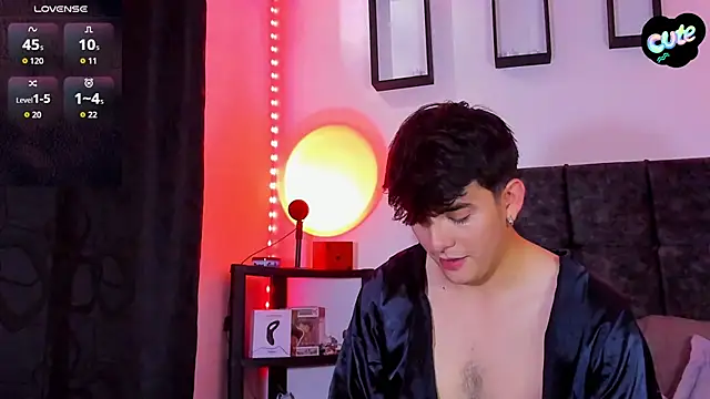 Snapshot of Theo_Noxxx chatting on 11-15-25, 07:10 Theo Noxxx online show from 11-15-25, 07:10