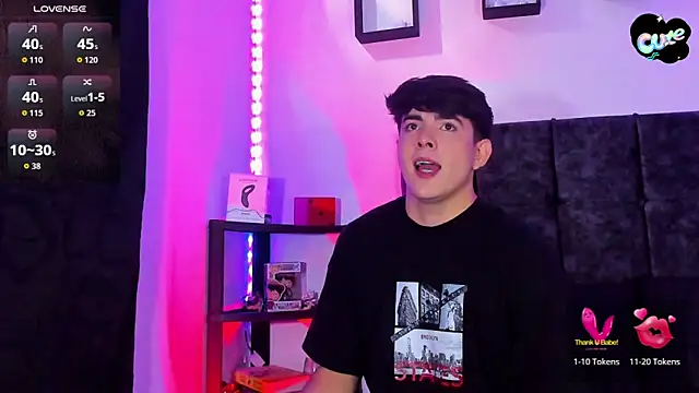 Snapshot of Theo_Noxxx chatting on 11-16-25, 06:57 Theo Noxxx online show from 11-16-25, 06:57