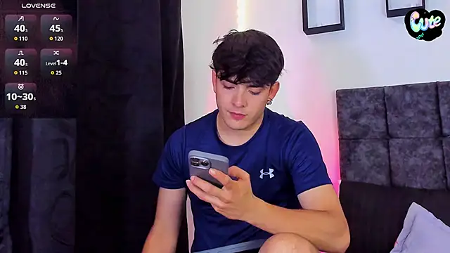 Snapshot of Theo_Noxxx chatting on 11-22-25, 06:51 Theo Noxxx online show from 11-22-25, 06:51