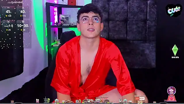 Snapshot of Theo_Noxxx chatting on 12-02-25, 07:20 Theo Noxxx online show from 12-02-25, 07:20