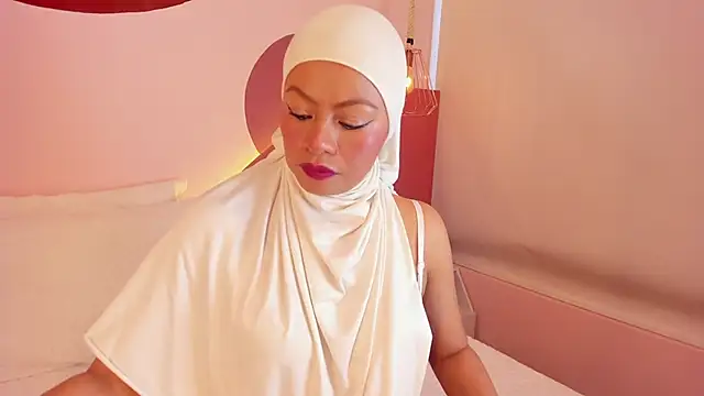 SophiaBeckerr online show from 11-13-25, 07:13