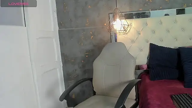 Snapshot of karla_ruso chatting on 10-25-25, 12:45 karla ruso online show from 10-25-25, 12:45