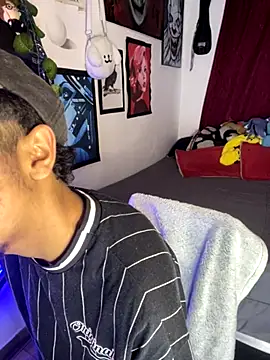 Snapshot of lukaOnline_ chatting on 10-24-25, 04:31 lukaOnline online show from 10-24-25, 04:31