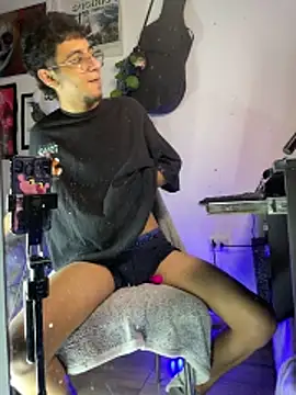 Snapshot of lukaOnline_ chatting on 10-25-25, 03:14 lukaOnline online show from 10-25-25, 03:14