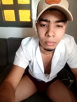 Snapshot of thiiago_05 chatting on 10-28-25, 09:28 thiiago 05 online show from 10-28-25, 09:28