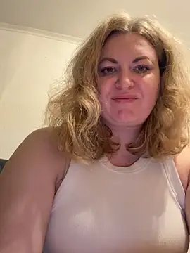 Amelia-Diamond online show from 11-17-25, 06:41