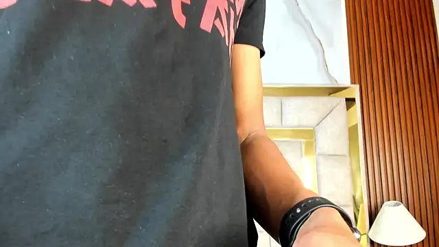 Snapshot of Emiliano_Reyes chatting on 11-10-25, 03:16 Emiliano Reyes online show from 11-10-25, 03:16