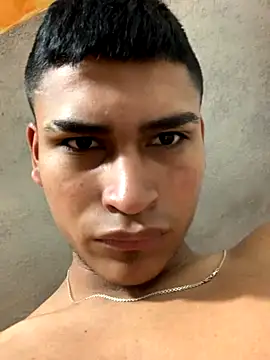 Snapshot of Emiliano_Reyes chatting on 11-22-25, 06:51 Emiliano Reyes online show from 11-22-25, 06:51