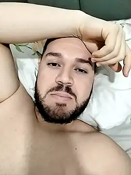 Snapshot of Branquinhowm chatting on 11-18-25, 02:28 Branquinhowm online show from 11-18-25, 02:28