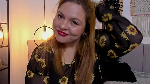 Snapshot of Sophie_ebanks chatting on 10-18-25, 03:24 Sophie ebanks online show from 10-18-25, 03:24