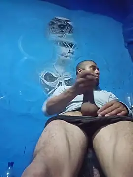 Snapshot of vergueo3 chatting on 12-18-25, 11:44 vergueo3 online show from 12-18-25, 11:44