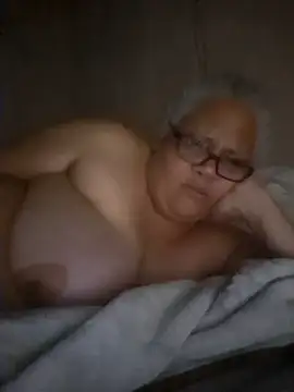 Snapshot of juicyboode chatting on 10-22-25, 09:03 juicyboode online show from 10-22-25, 09:03