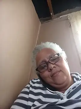 Snapshot of juicyboode chatting on 10-28-25, 09:46 juicyboode online show from 10-28-25, 09:46