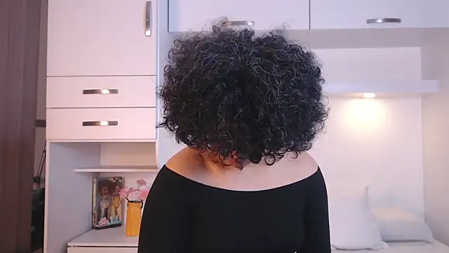 MartiRuis10 online show from 10-27-25, 09:19