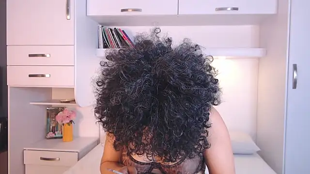 MartiRuis10 online show from 11-25-25, 10:21