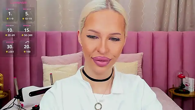 Snapshot of KailaCrystall chatting on 11-12-25, 01:39 KailaCrystall online show from 11-12-25, 01:39