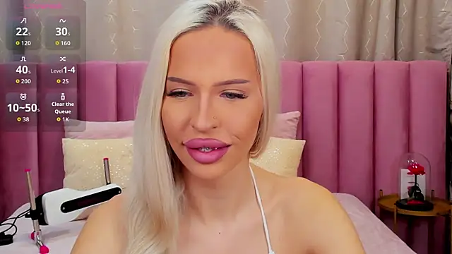 Snapshot of KailaCrystall chatting on 11-24-25, 01:27 KailaCrystall online show from 11-24-25, 01:27