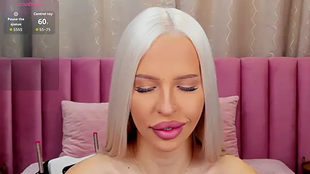 Snapshot of KailaCrystall chatting on 11-27-25, 01:29 KailaCrystall online show from 11-27-25, 01:29