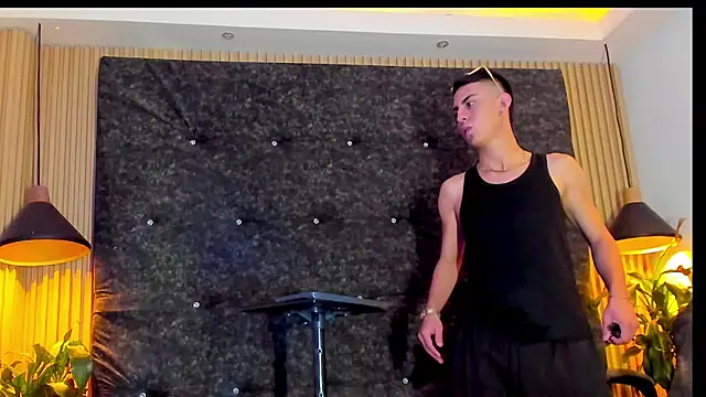 the fenix boy online show from 10-30-25, 09:04