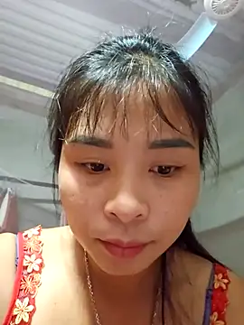 Snapshot of Squirrel-Pear chatting on 10-24-25, 11:56 Squirrel-Pear online show from 10-24-25, 11:56