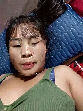 Snapshot of Squirrel-Pear chatting on 10-25-25, 02:46 Squirrel-Pear online show from 10-25-25, 02:46