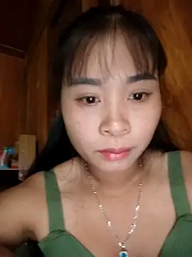 Snapshot of Squirrel-Pear chatting on 10-26-25, 02:50 Squirrel-Pear online show from 10-26-25, 02:50