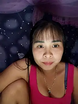 Snapshot of Squirrel-Pear chatting on 10-27-25, 12:31 Squirrel-Pear online show from 10-27-25, 12:31