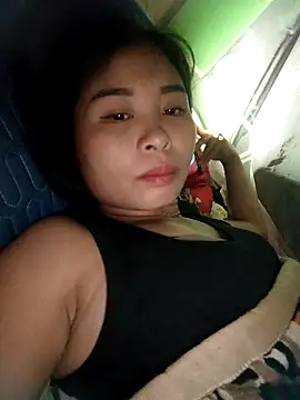 Snapshot of Squirrel-Pear chatting on 11-01-25, 11:51 Squirrel-Pear online show from 11-01-25, 11:51