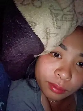 Snapshot of Squirrel-Pear chatting on 11-03-25, 11:04 Squirrel-Pear online show from 11-03-25, 11:04