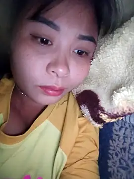 Snapshot of Squirrel-Pear chatting on 11-14-25, 09:57 Squirrel-Pear online show from 11-14-25, 09:57