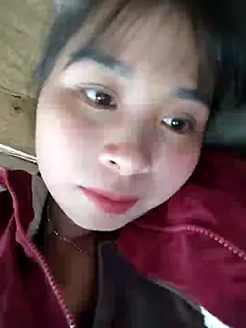 Snapshot of Squirrel-Pear chatting on 11-17-25, 02:06 Squirrel-Pear online show from 11-17-25, 02:06